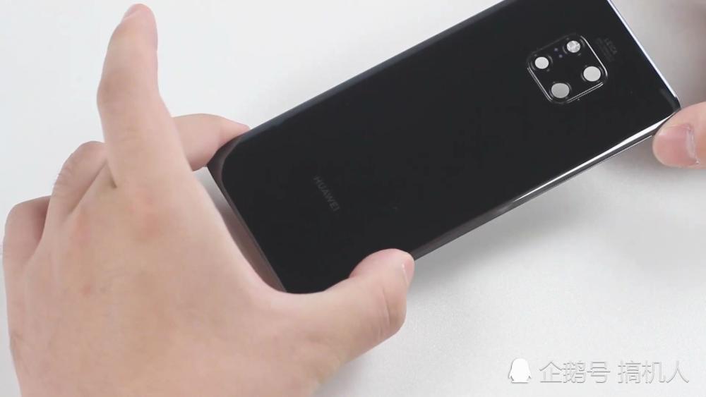 老外打造华为Mate20Pro透明版,看起来要比小