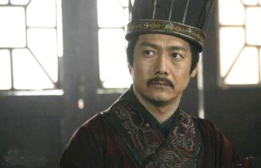 薄太后极力阻挠汉文帝杀犯罪的舅舅,张苍给他