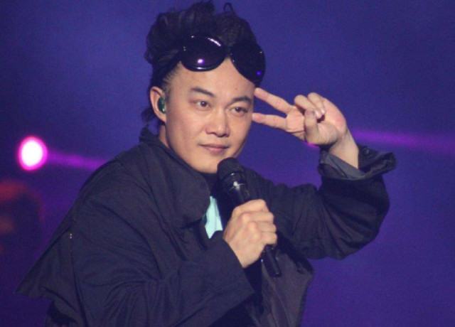 分手后必听的7首粤语歌,张学友陈奕迅入围,最