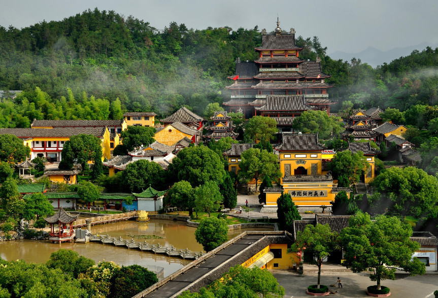 去横店偶遇大明星?导游:那你就不要来了,能看