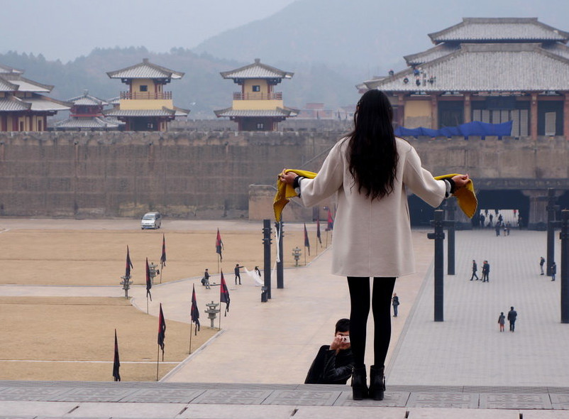 去横店偶遇大明星?导游:那你就不要来了,能看