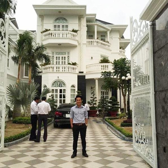 越南女歌手和富二代恋爱后耍大牌,对粉丝称:不