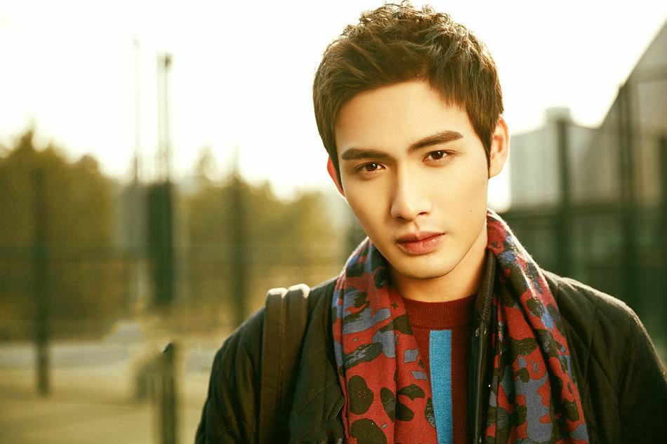 杨幂离婚后首发暖心安慰文,鼓励张彬彬不要流