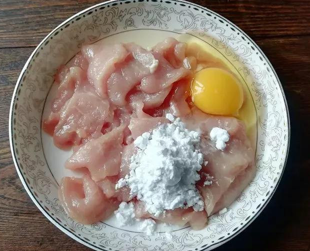 淀粉和生粉有什么区别?不懂你的菜白做了