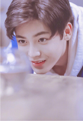 侯明昊公布女友标准，做到这三点就行了，网友:这么简单!