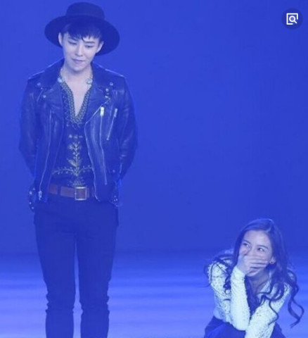 权志龙当兵照片爆出,和之前完全不一样,看起来