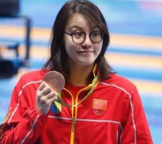 傅园慧爸爸的工作背景?不上班也有收入来源,能