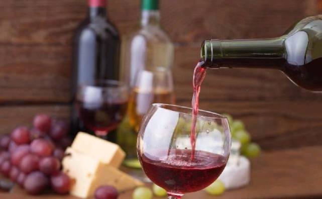 女性朋友喜欢的红酒,坚持喝有什么好处?适合在