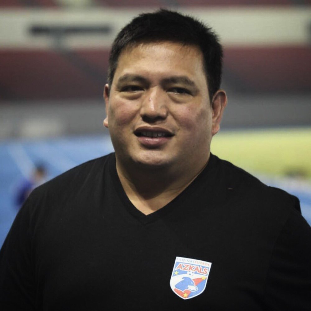 他一人改写菲律宾足球历史!自费维持国家队生