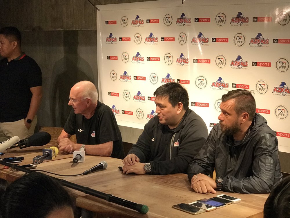 他一人改写菲律宾足球历史!自费维持国家队生