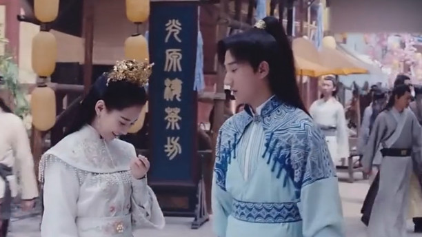 锦绣未央:李敏德为拓跋迪买镯子,拓跋迪一眼看中它