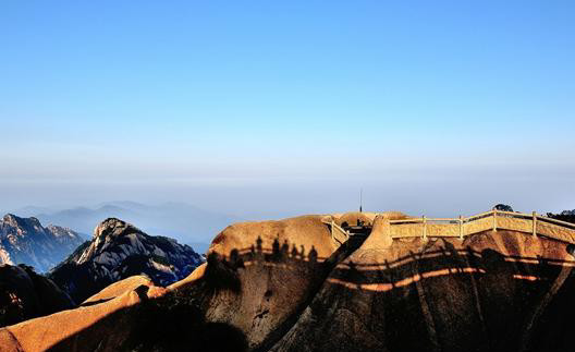 明星推荐的美丽风景 携带兴奋地情绪 欣赏自然的纯粹