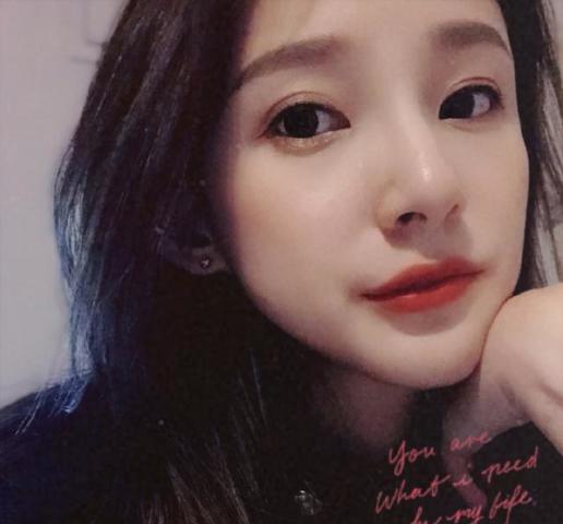 她样貌绝伦,央视最美主持,因泳裤意外滑落惹争议,豪言想看就看