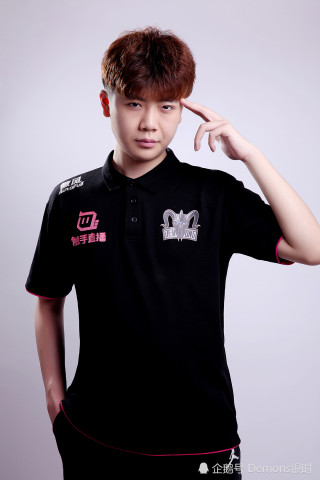 刺激战场:一分钟学会"回流枪法",高手对拼的取胜秘诀!