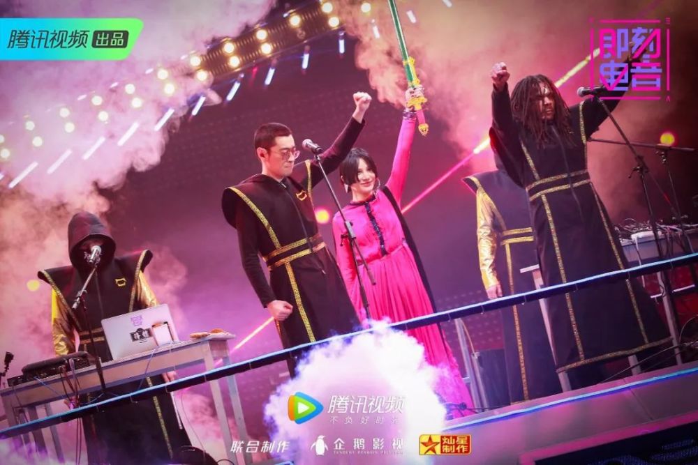 张艺兴携宇宙队得到全场最高支持,尚雯婕秒变