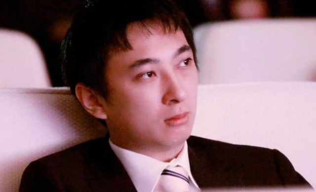 小迷弟Rookie晒与林俊杰合照,却暴露了真实身