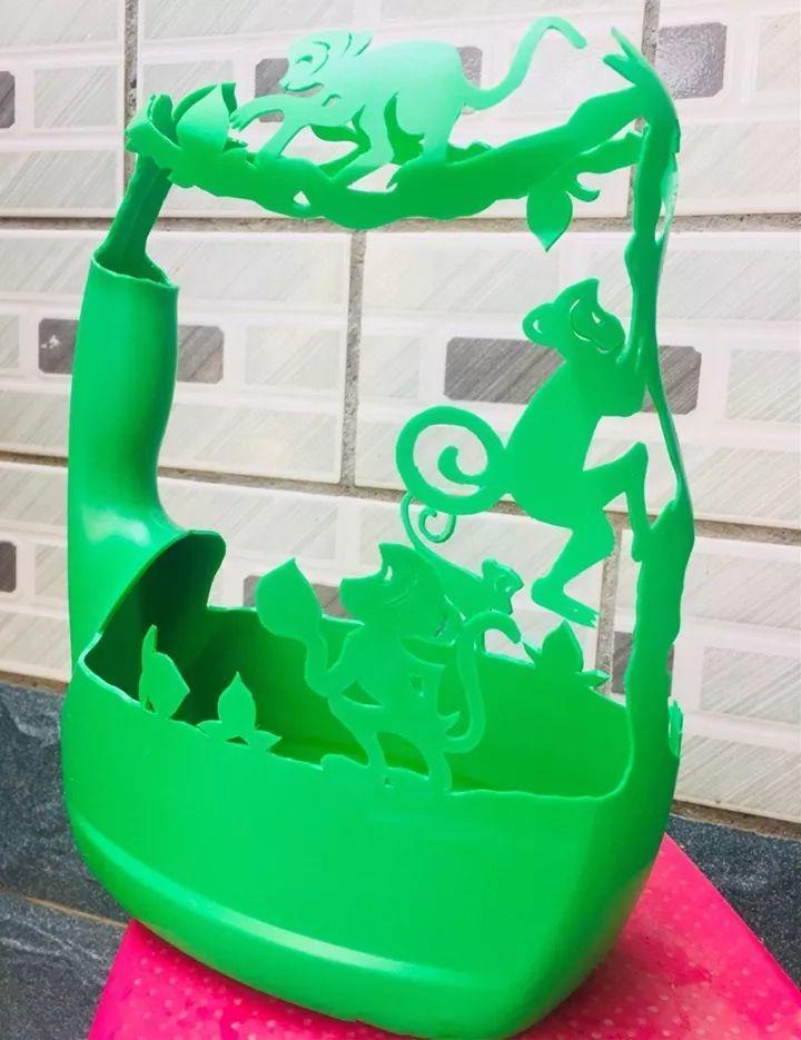 大姐不上班,专做洗衣液桶花盆,可比买的