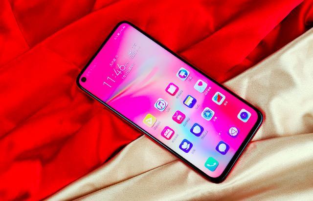 同样都是三千元档次的手机,华为这两款旗舰谁