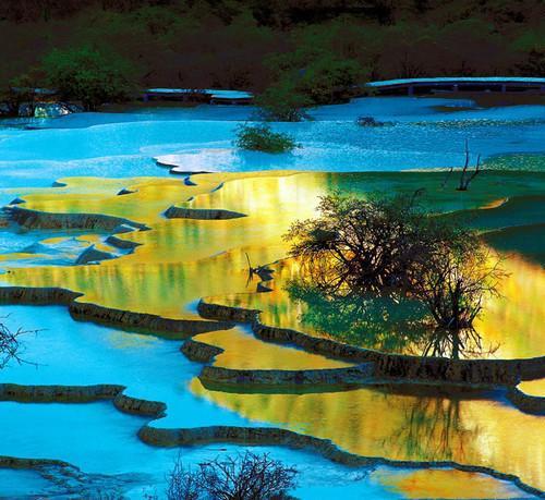 人间瑶池望金沙铺地,看五彩瑶池--黄龙