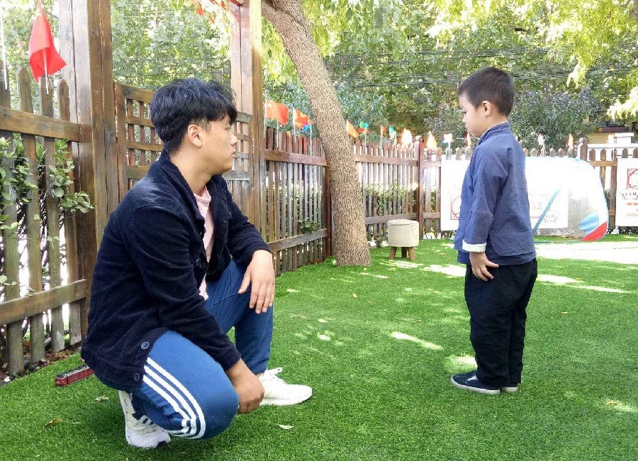 幼儿园老师让孩子比赛憋尿,孩子心理阴影,家长