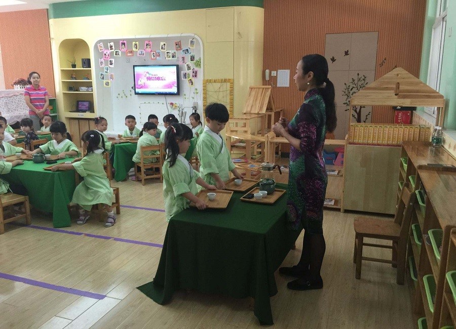 幼儿园老师让孩子比赛憋尿,孩子心理阴影,家长