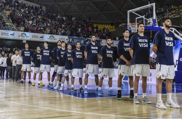 阿根廷主帅盛赞斯科拉:很荣幸有这样伟大的队