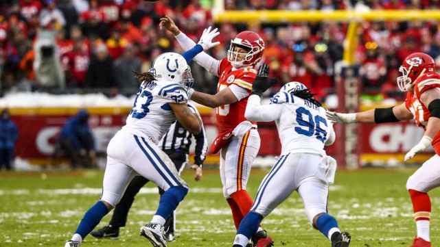 【橄榄数】小马传奇踢球手2次射失 爱国者跑卫