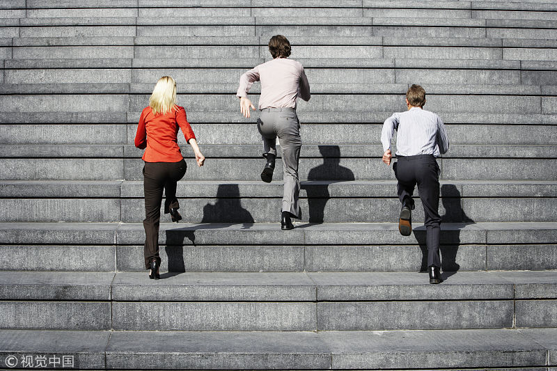 刘姥姥|刘姥姥生生挤进了原本不属于自己的圈子，为何最后还为红楼梦主子保存香火？