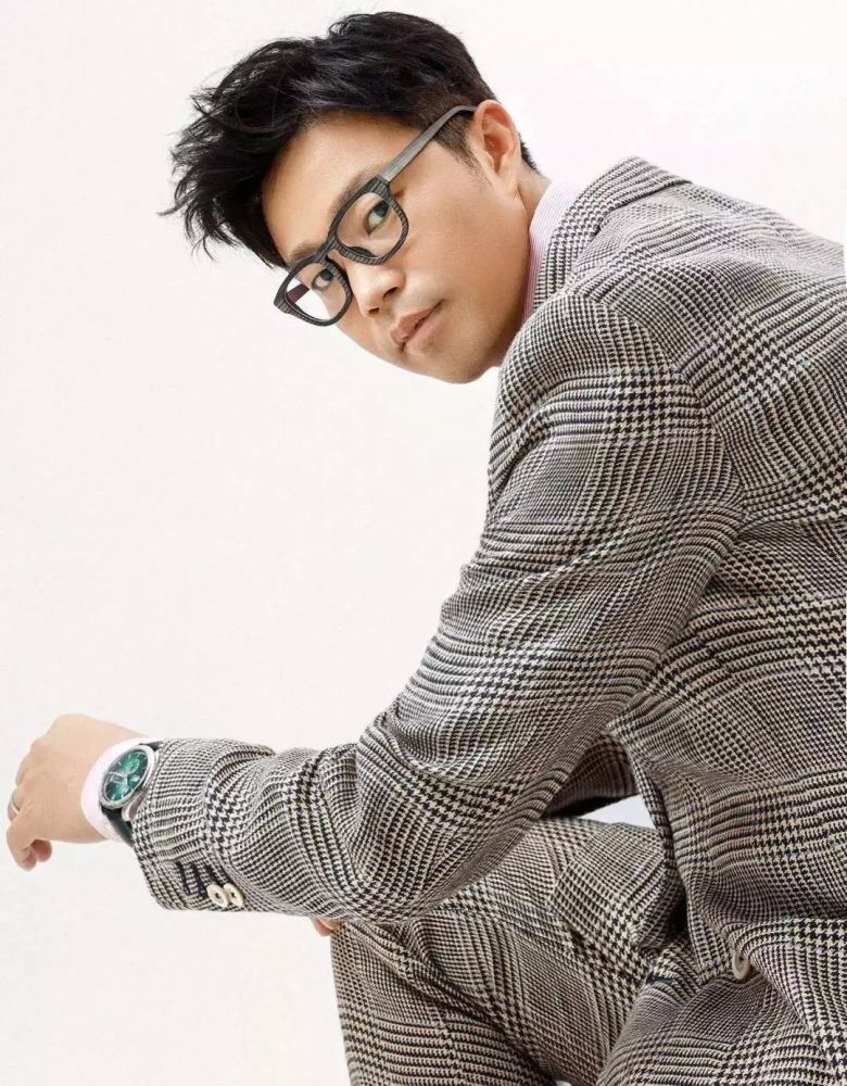 演了无数小人物的王迅,终究成了大人物