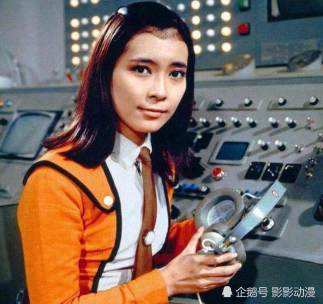 奥特曼:盘点五代防卫队制服,有一套女队员竟然穿裙子|雷欧奥特曼|赛文