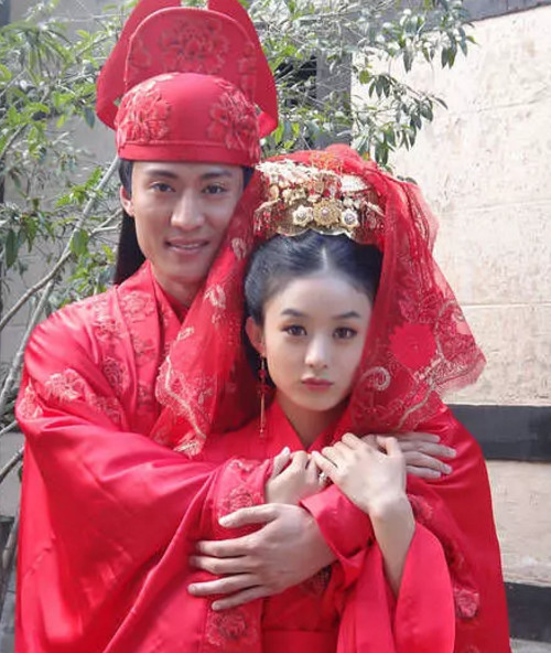 《错点鸳鸯》复播,赵丽颖古装造型美呆了,与男