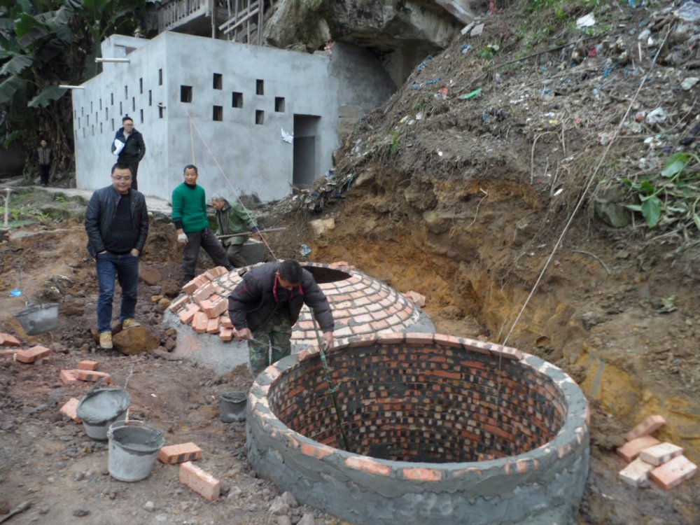 農村戶用沼氣池建設現場