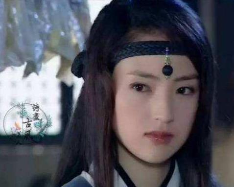 十五年前的《雪花女神龙》相信大家都不陌生,当年的董璇简直就是颜值