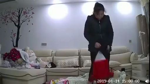 太狠心!湖南爆保姆虐婴事件,监控拍下其倒吊撞头,抛摔10月婴