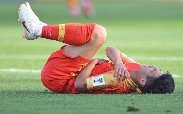 中韩大战前媒体挤爆新闻中心 里皮:武磊休战但