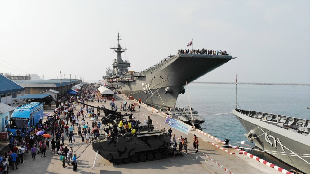 在泰国过儿童节真是爽歪歪 陆海空装备让你是能看又能摸