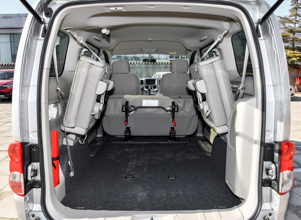 这款日产神级MPV,只要10万带回家,能做房车拉