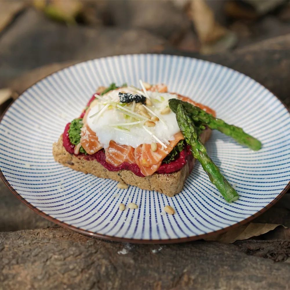 辞掉干了10年的工作,他开了家轻食店过起真佛系生活