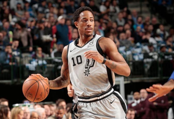 马刺险胜独行侠结束两连败 东契奇25分难救主