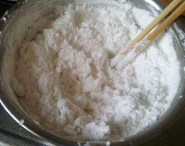 蒸馒头只用酵母和白糖?多加点它,10分钟发满盆