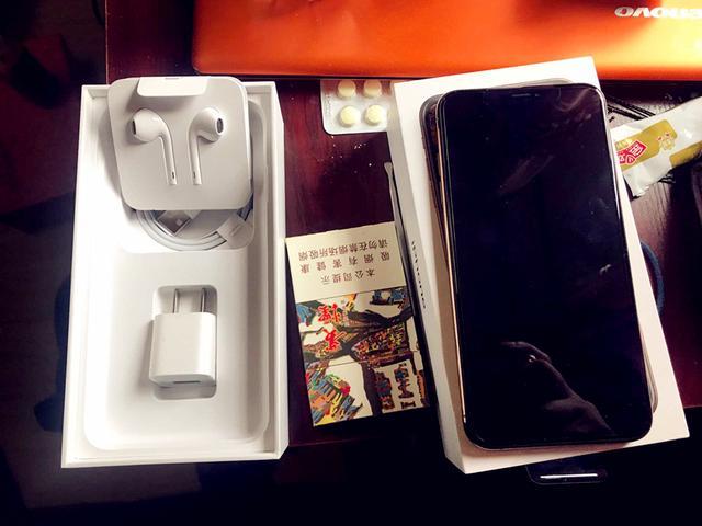 真香警告!7000元的iPhoneXSMax美版手机开箱