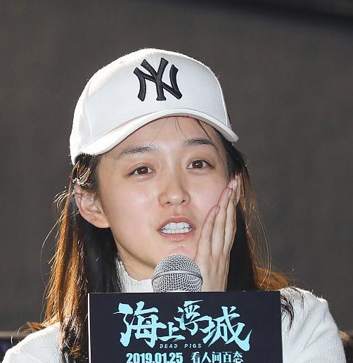 海上浮城首映邬君梅饰演市井上海女人何泓姗素颜现身助阵