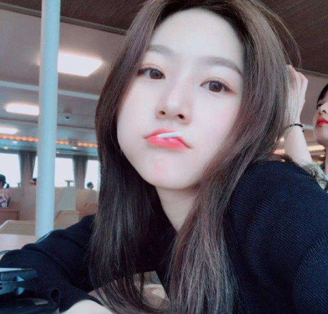 金赛纶母亲自曝曾想带女儿自杀，因这一举动放弃，之后时刻照顾她