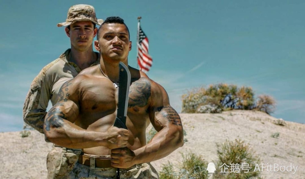 美国退伍大兵肌肉发达,硬拉675磅,网友:太猛了