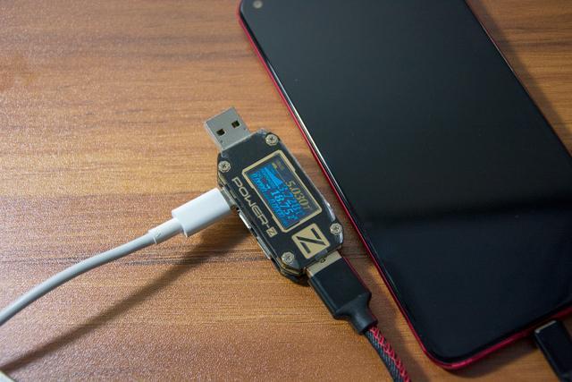 荣耀V20使用半个月体验评测 2019开年真香手