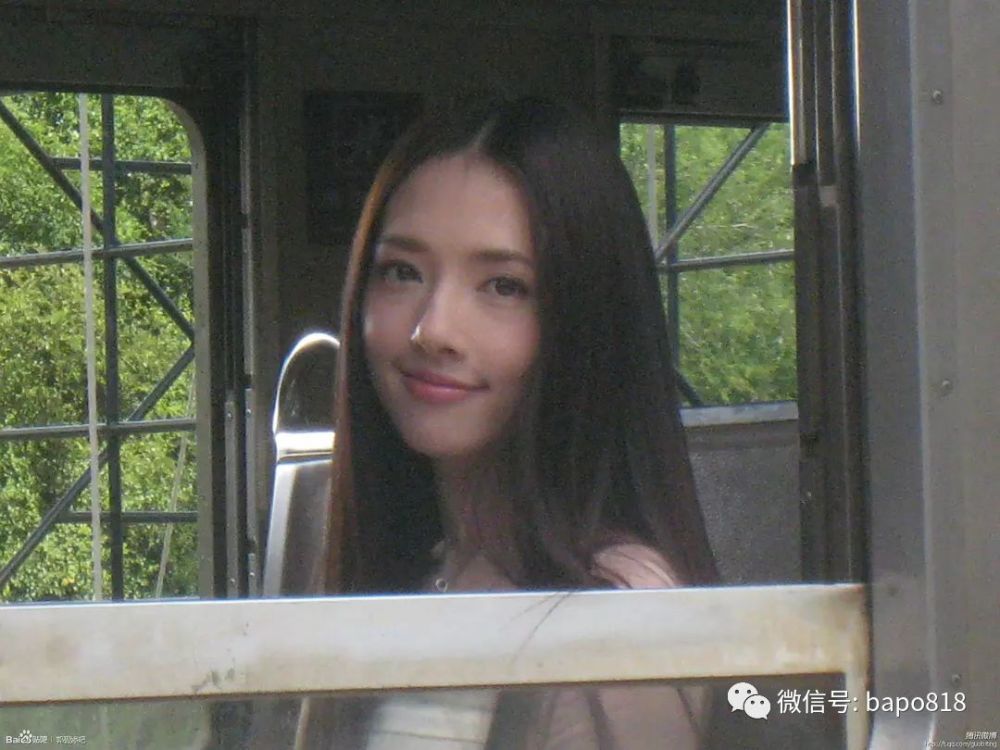 郭碧婷和港圈太子爷向佐谈恋爱了,这是什么离