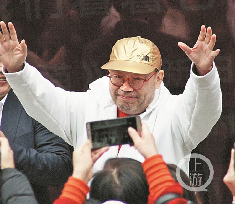 《张一白重庆三部曲影像展》在鹅岭贰厂文创公园开幕 免费开放