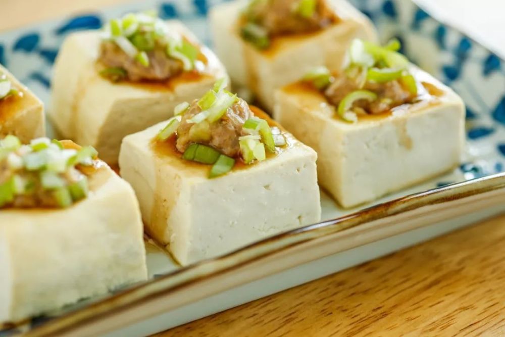 肉圆蒸豆腐低盐少油健康中秋家宴给全家人做起吧