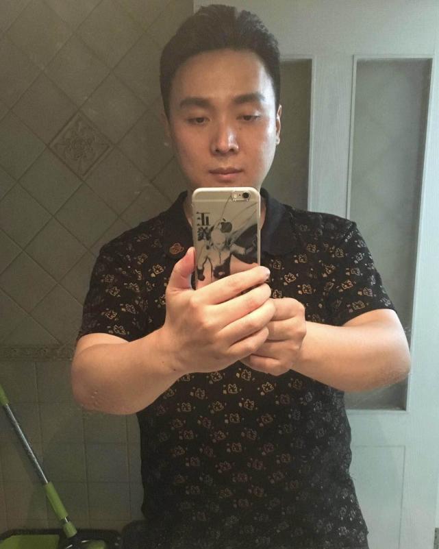 主机区主播迎来大变动,风行云跳槽虎牙,楚河迎来劲敌
