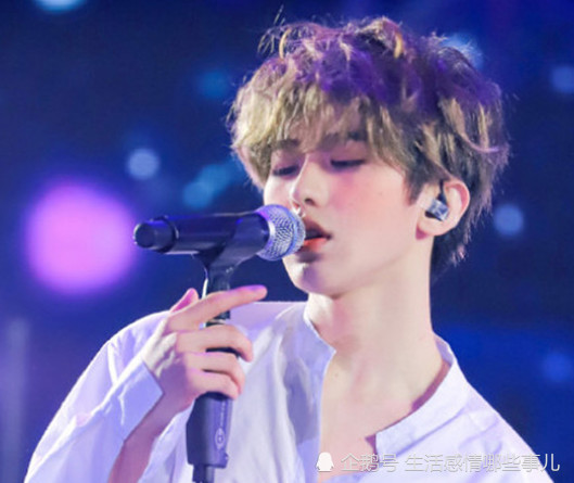 有一种颜值叫蔡徐坤脸上长斑,本以为很丑,结果